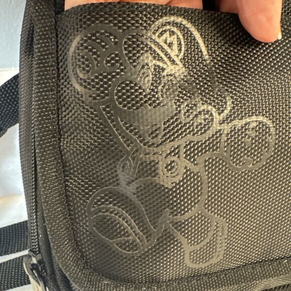 Nintendo 3DS Super Mario Black Universal Transporter Case - Picture 14 of 16